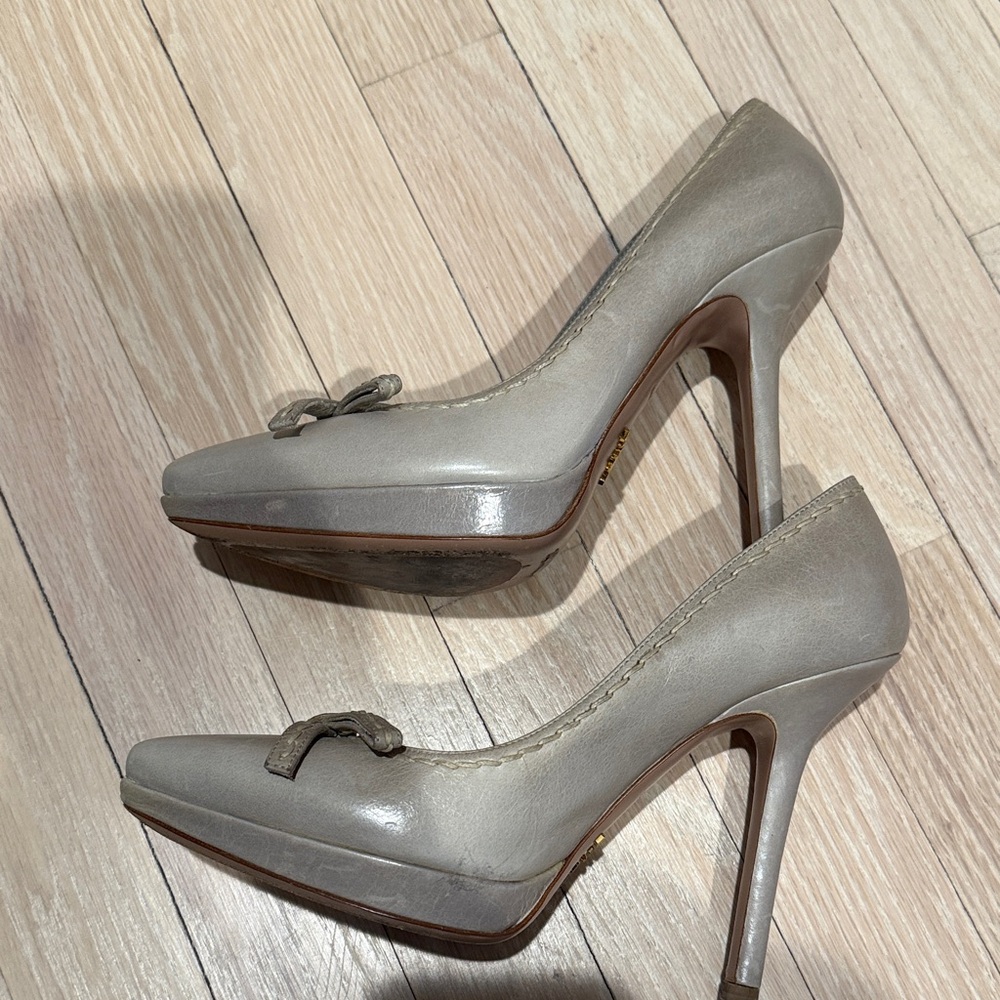 Prada Light gray Pointed-Toe Bow Pumps - Picture 5 of 7